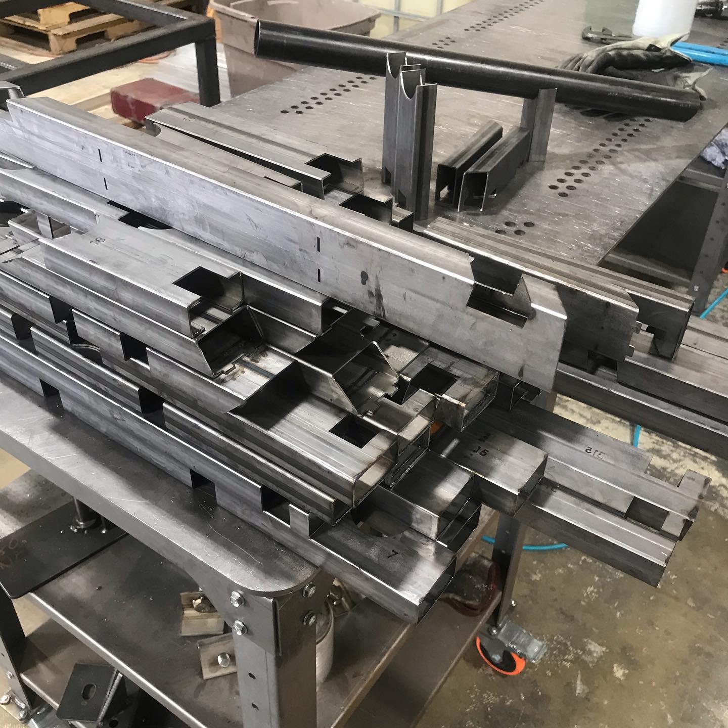 tube laser cutting